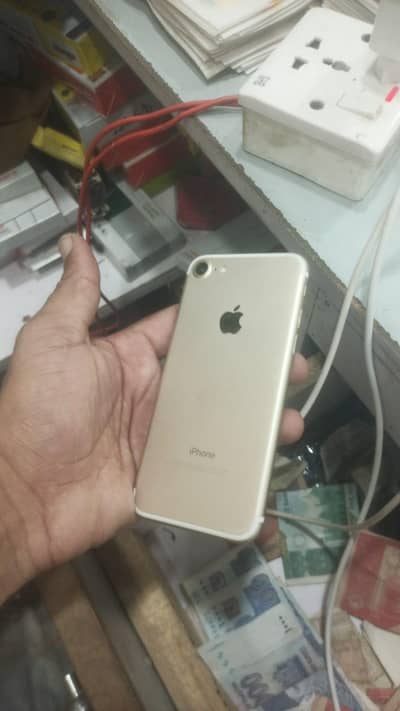 Apple iPhone 7 used PTA approved