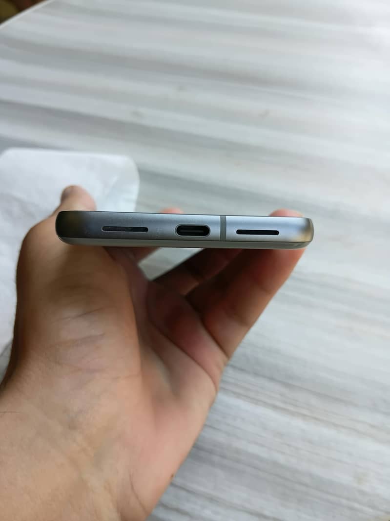 Google Pixel 8 2