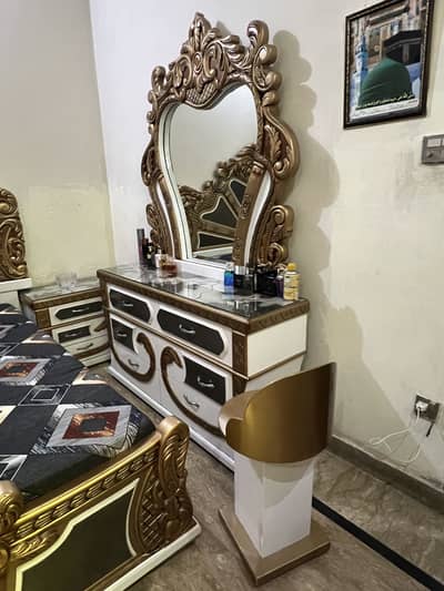 Luxury Royal Bedroom Furniture Set Bed Dressing Table & Side Tables