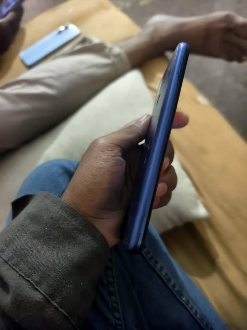 Realme C12 4