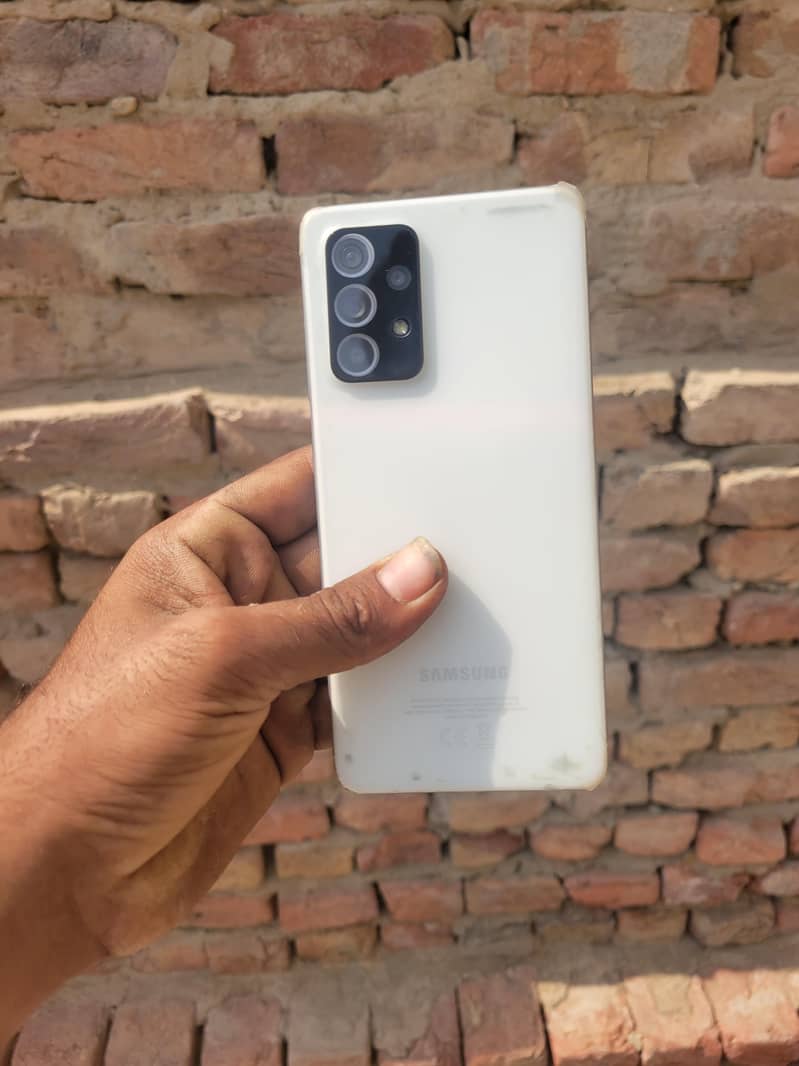 Samsung Mobile A52 1