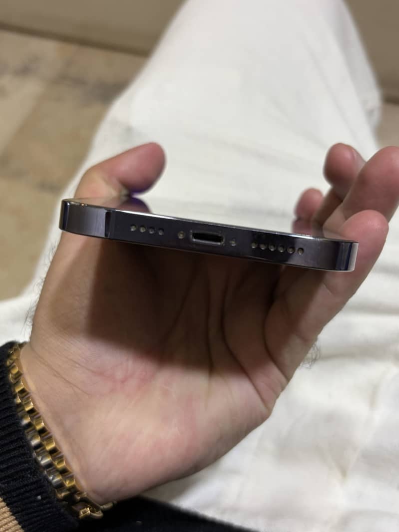 Apple iPhone 14 Pro Max 7