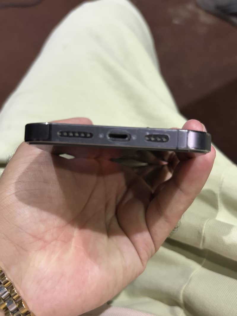 Apple iPhone 14 Pro Max 9