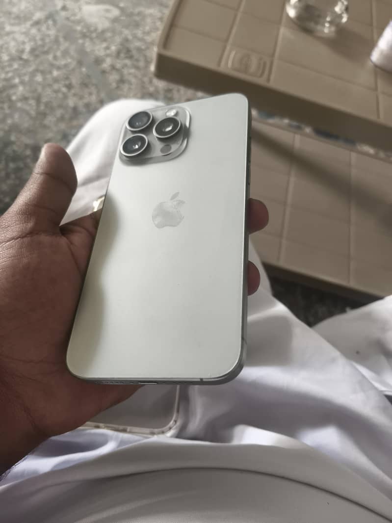 Apple iPhone 15 Pro Max 1