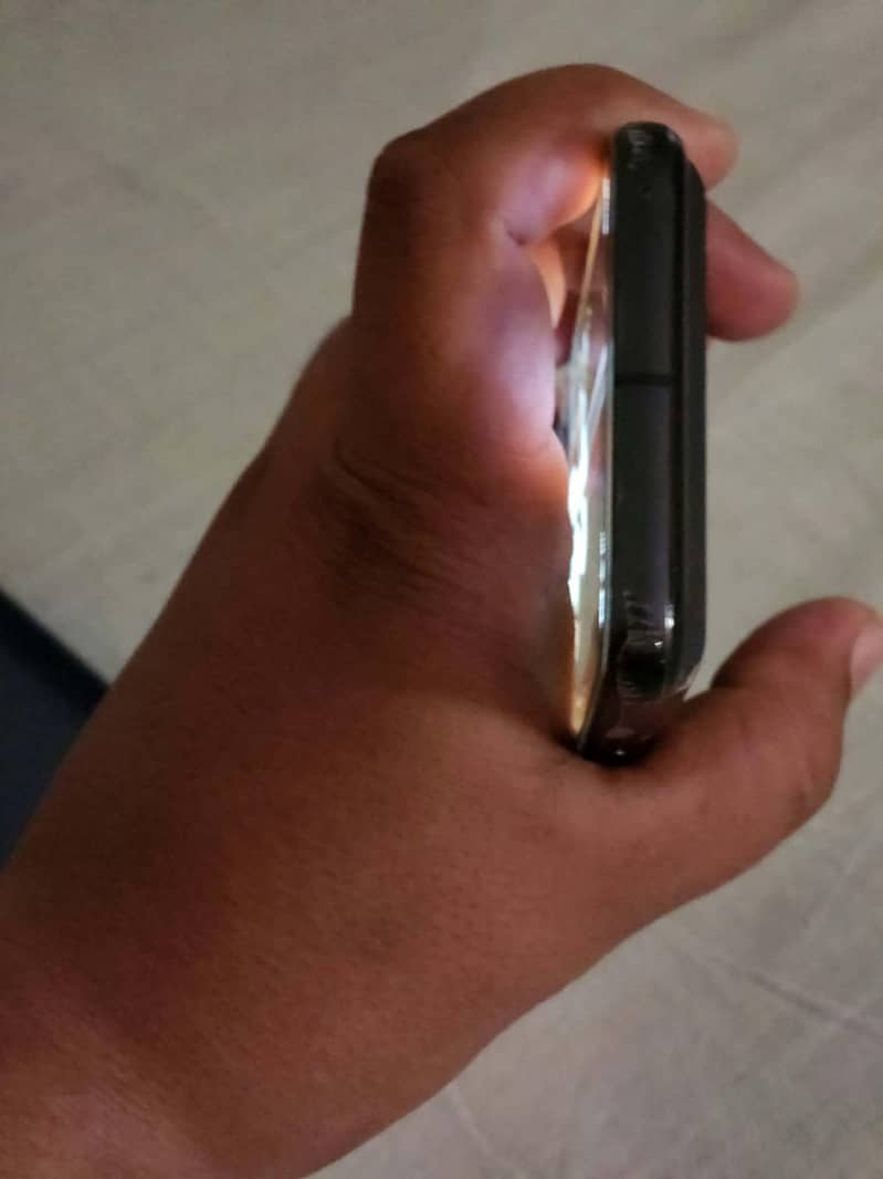 Google Pixel 8 4