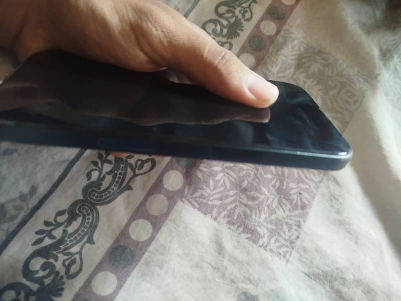 Apple iPhone 13 3