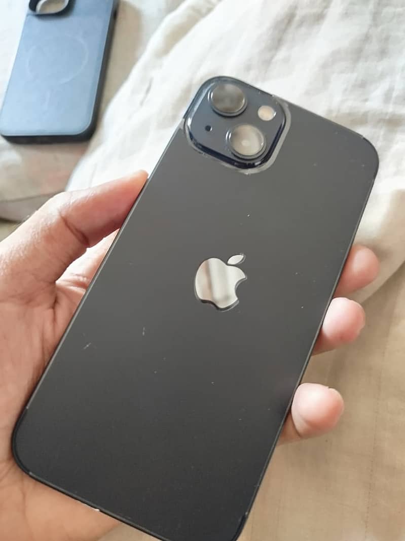 Apple iPhone 13 4