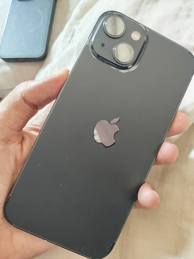 Apple iPhone 13 5