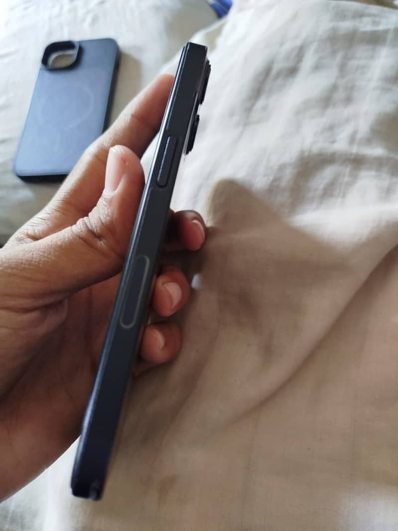 Apple iPhone 13 6