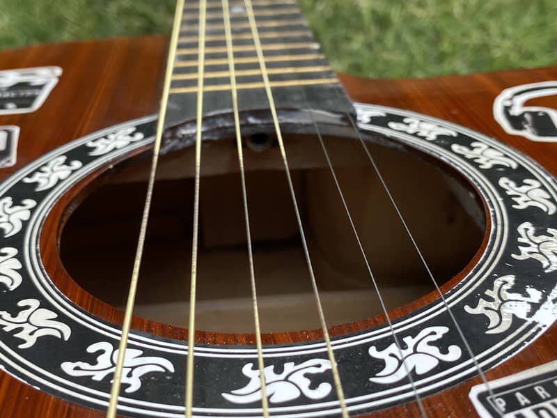 FULL SIZE GUITAR 2