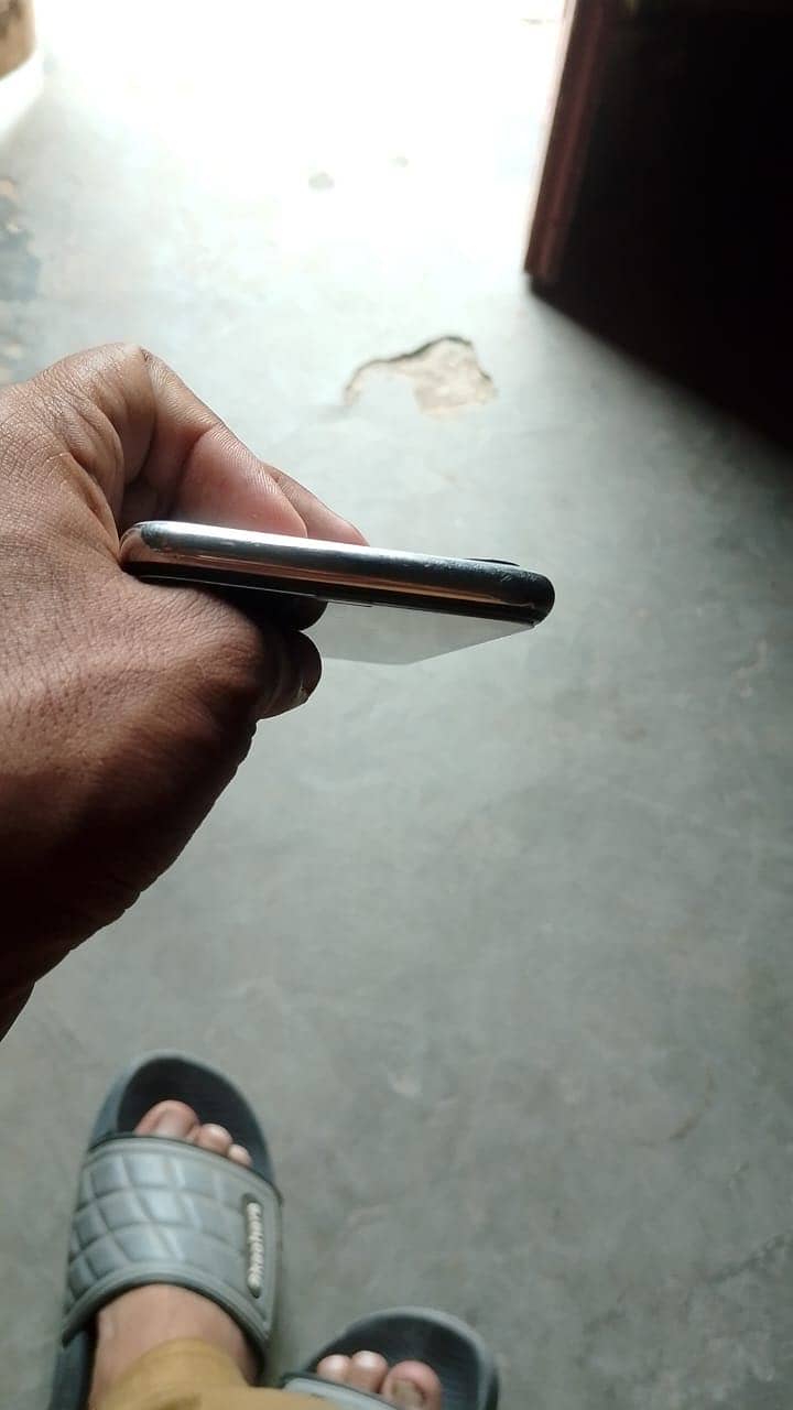 Apple iPhone X 5