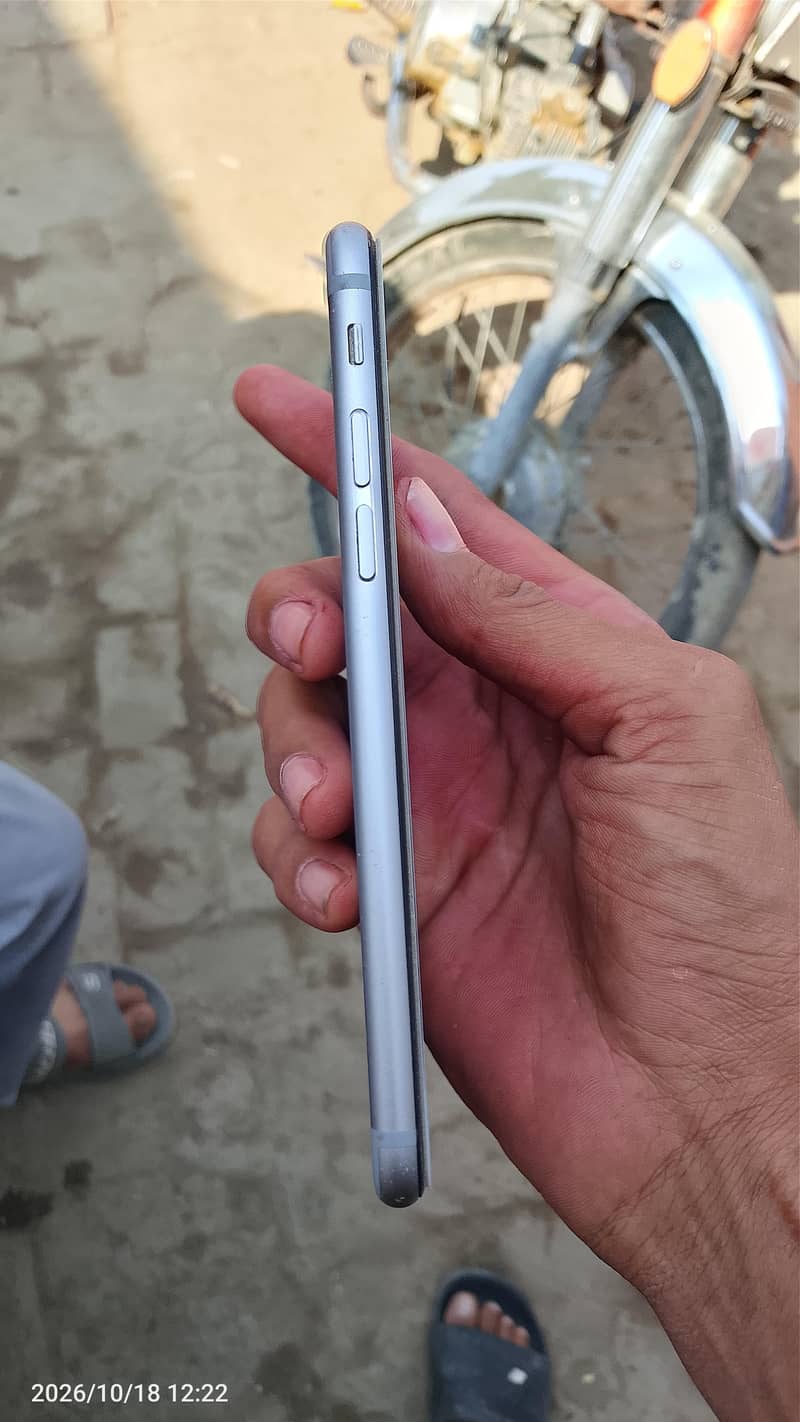 Apple iPhone 6S 8