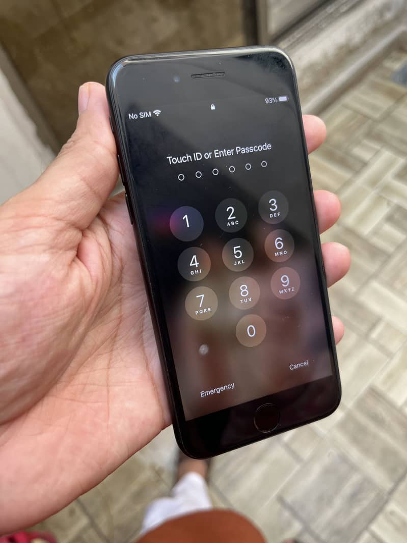 Apple iPhone 7 2