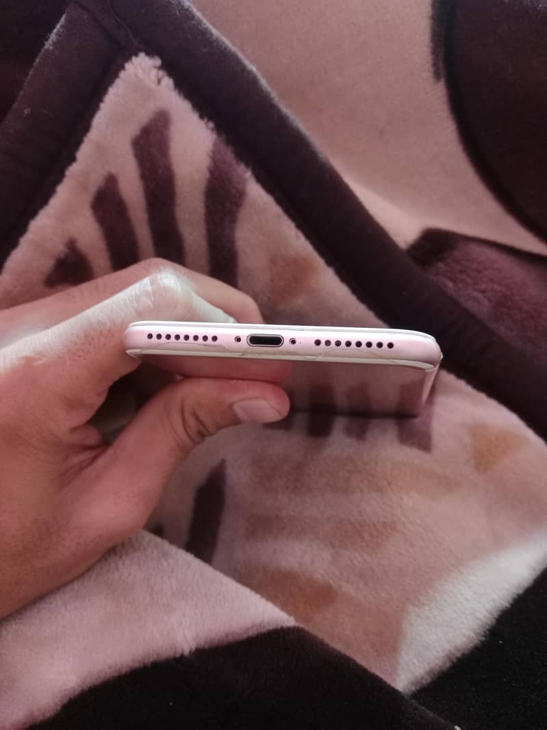 Apple iPhone 7 Plus 4