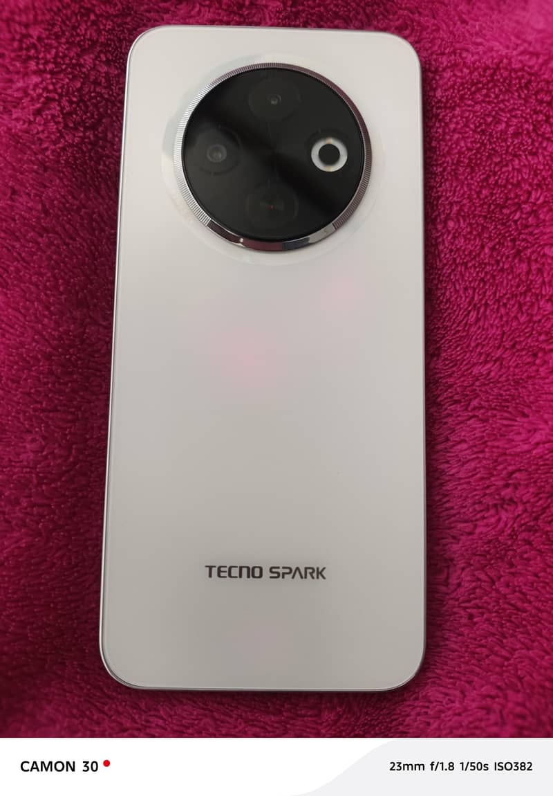 Tecno  Spark 30C 4
