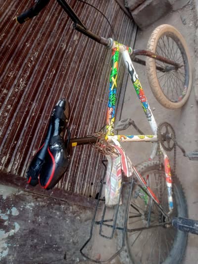 used ma ha address wadat road man bazar karamat colony Lahore