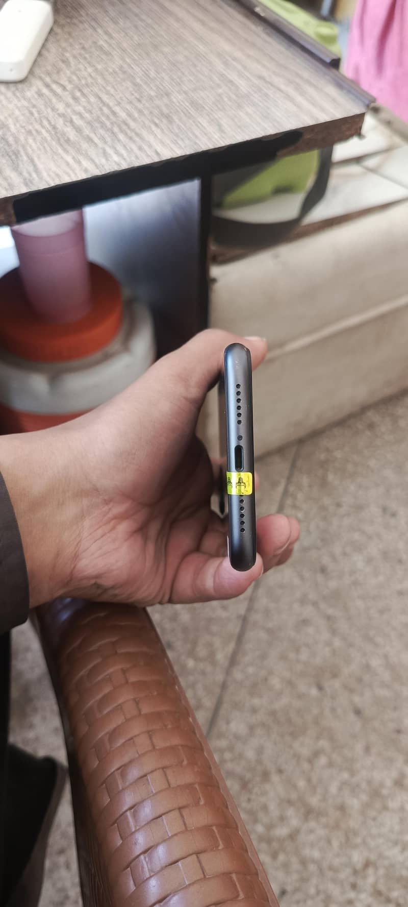 Apple iPhone 11 4
