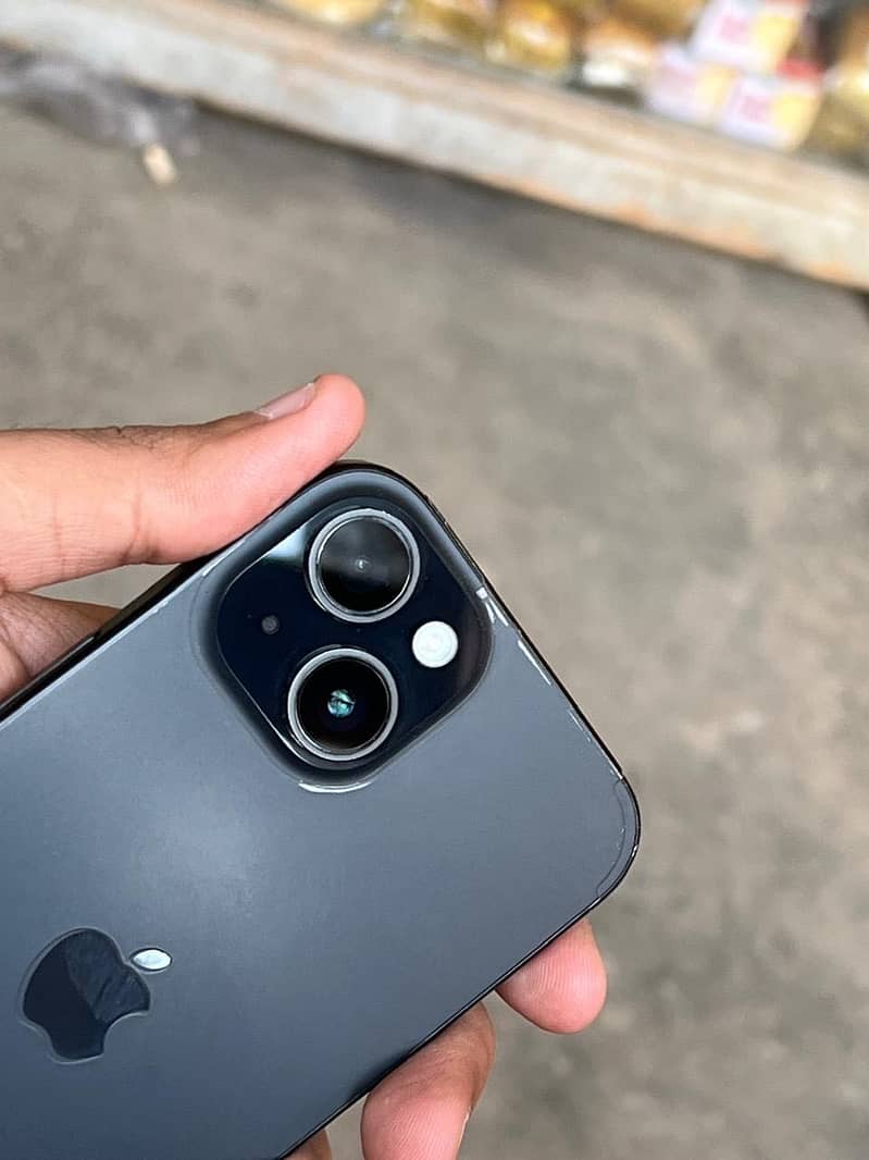 Apple iPhone 15 4