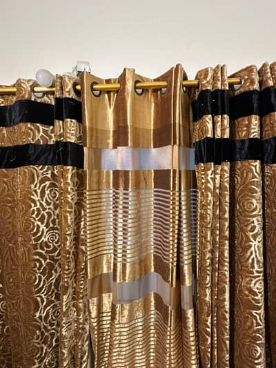 Habitt Design Table/TV Console Stand/Curtains Set 5 Pieces |