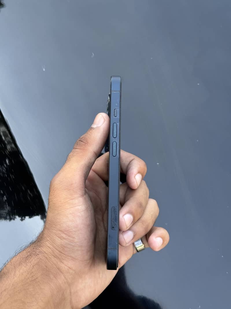 Apple iPhone 13 2