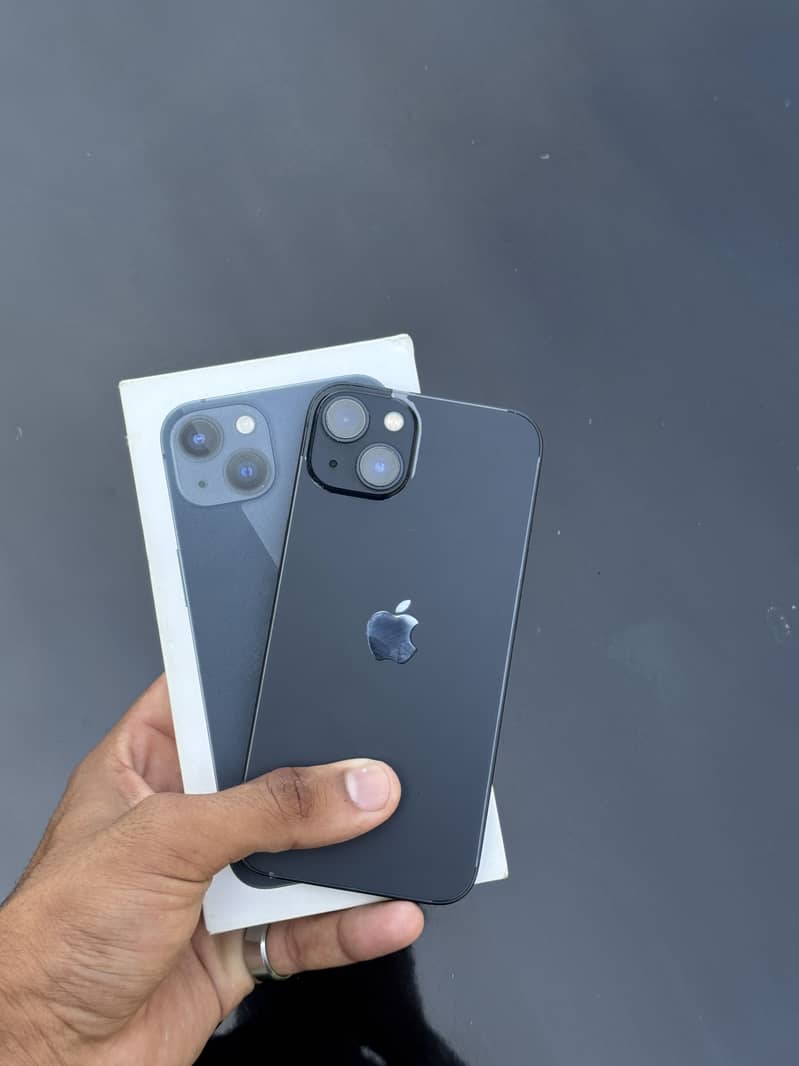 Apple iPhone 13 4