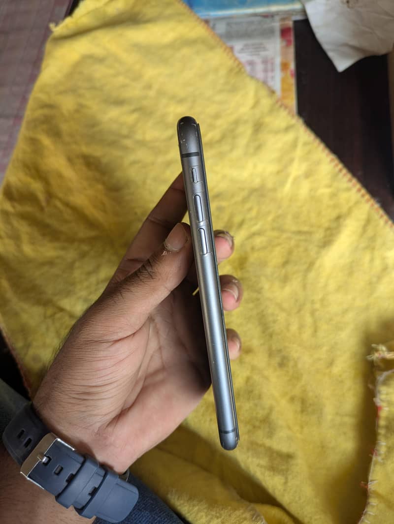 Apple iPhone 11 2