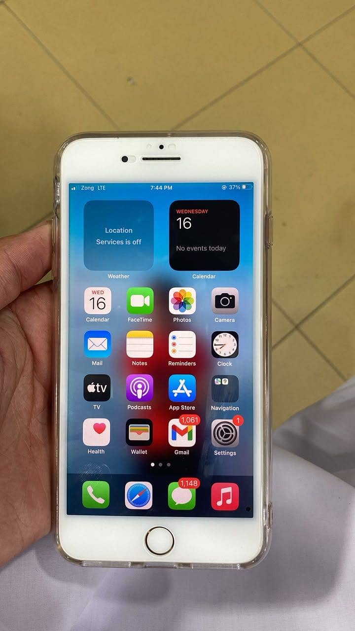 Apple iPhone 8 Plus 3