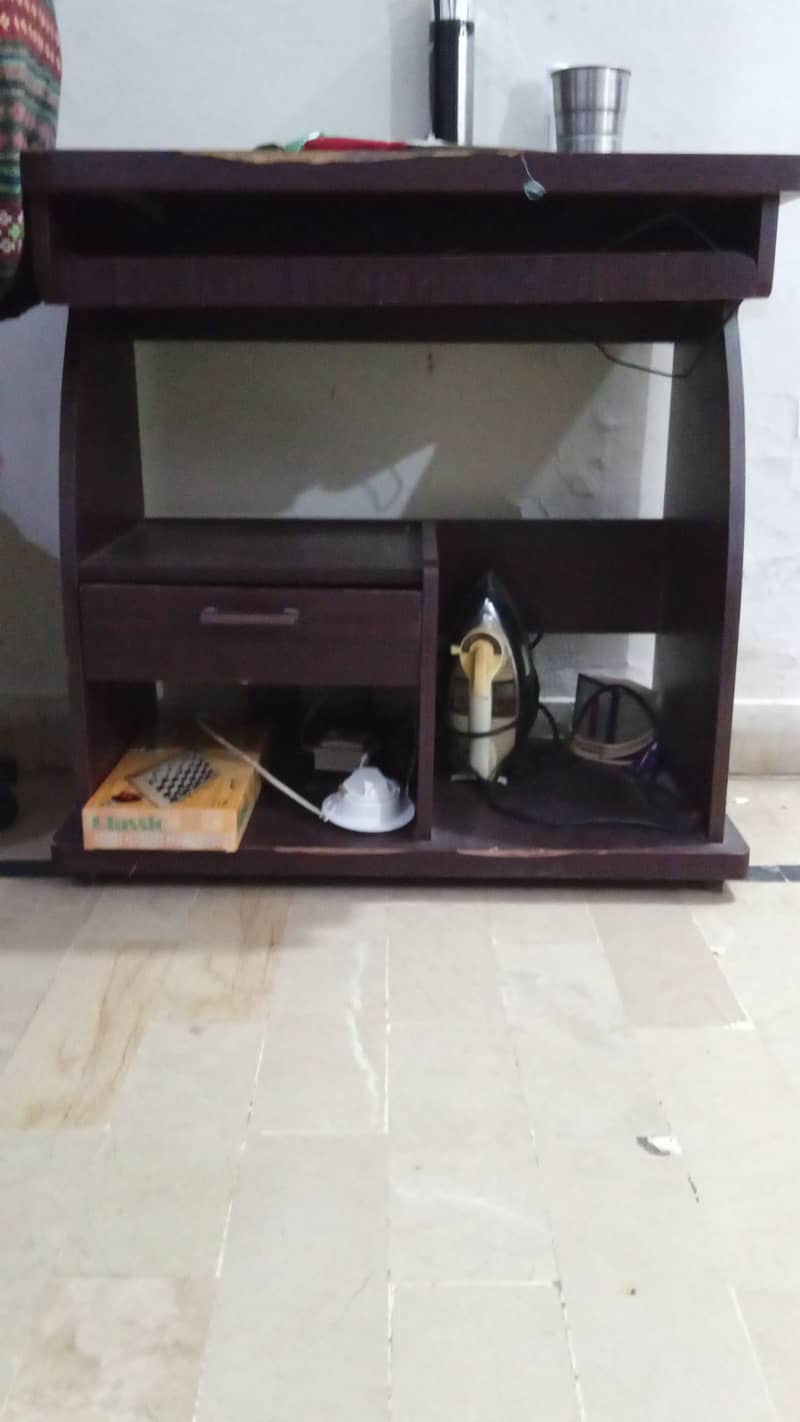 Old Computer Table 0