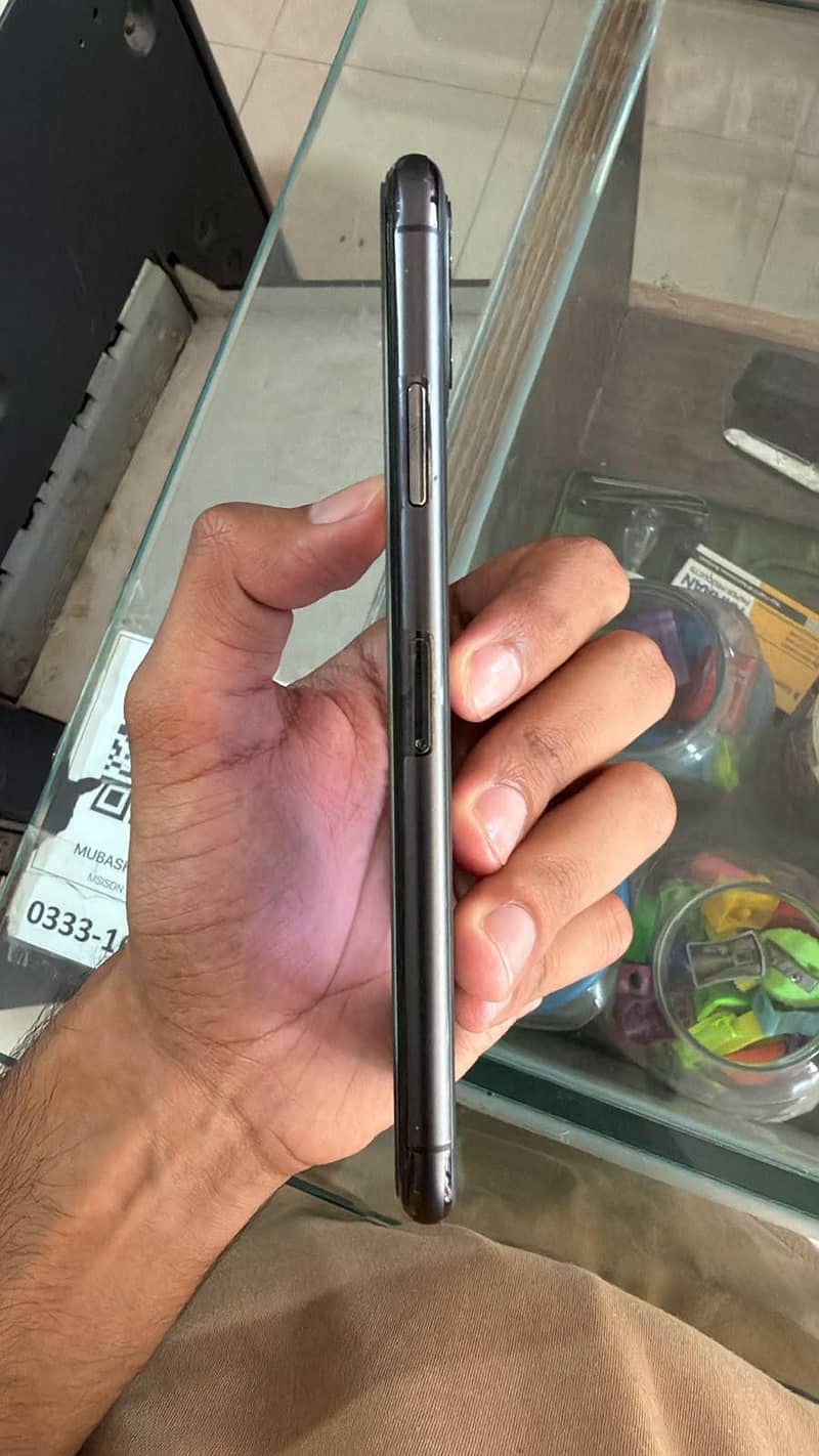 Apple iPhone 11 Pro Max 2