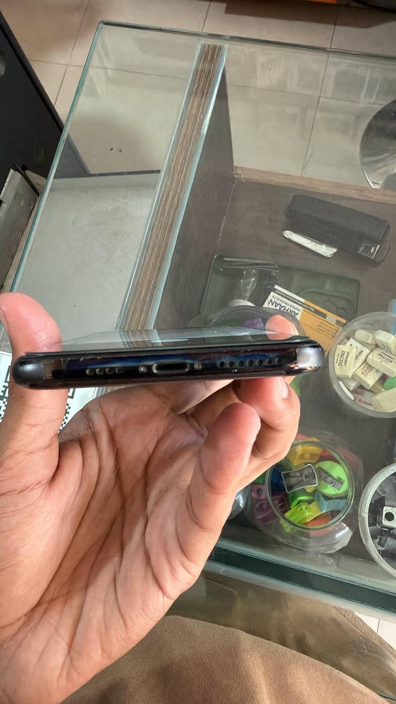 Apple iPhone 11 Pro Max 3