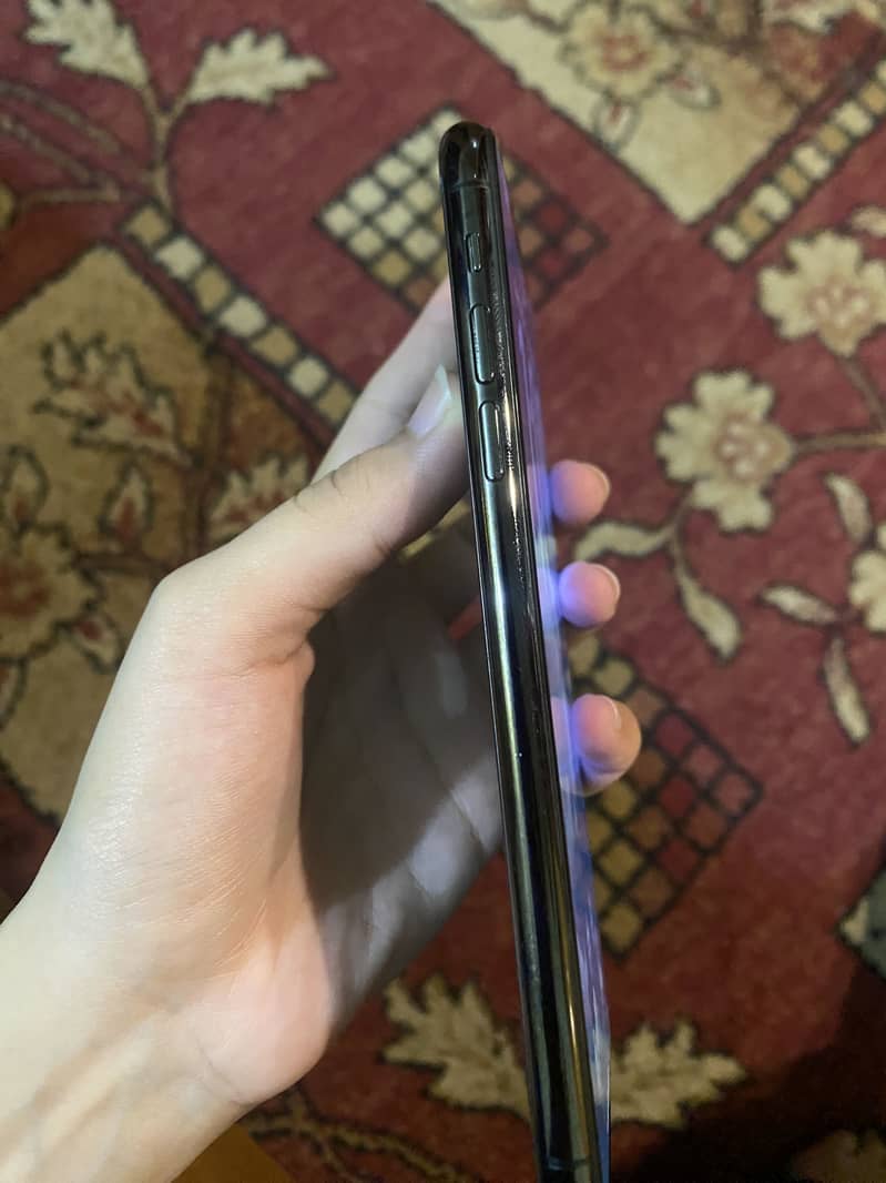 Apple iPhone 11 Pro Max 10