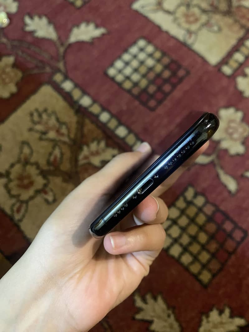 Apple iPhone 11 Pro Max 13