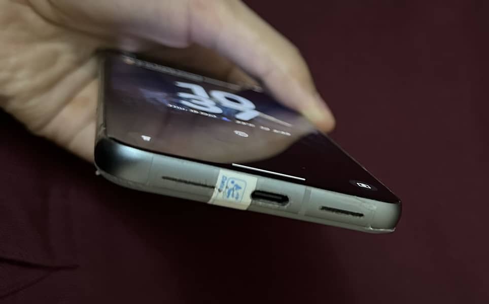 Google Pixel 8 4
