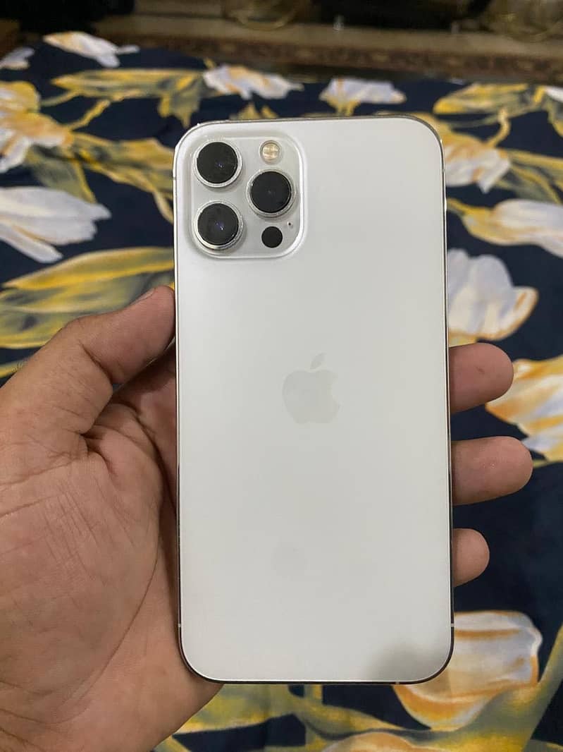 Apple iPhone 12 Pro Max 3