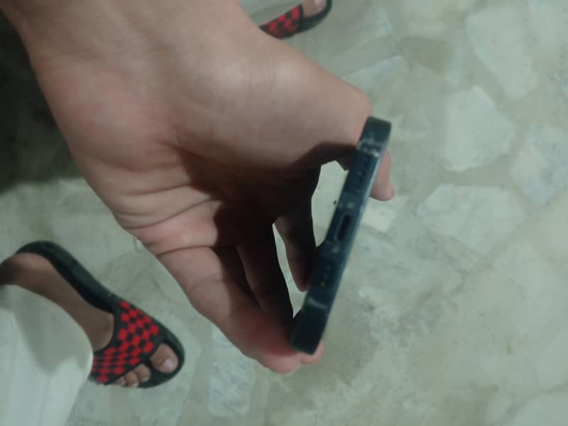 iphone 13 12