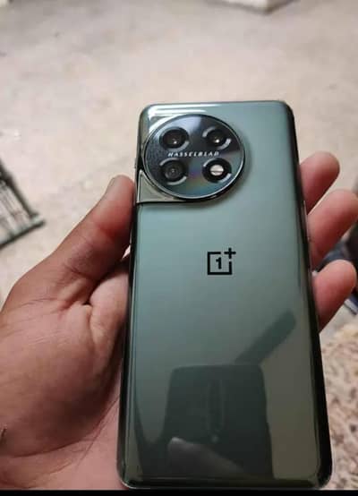 One Plus 11 out class camera