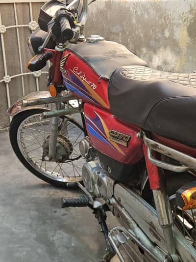 CD 70 (08) FOR SALE