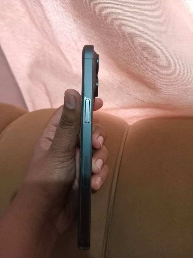 Apple iPhone 15 Pro Max 5