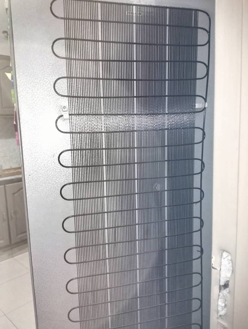 REFRIGERATOR 5