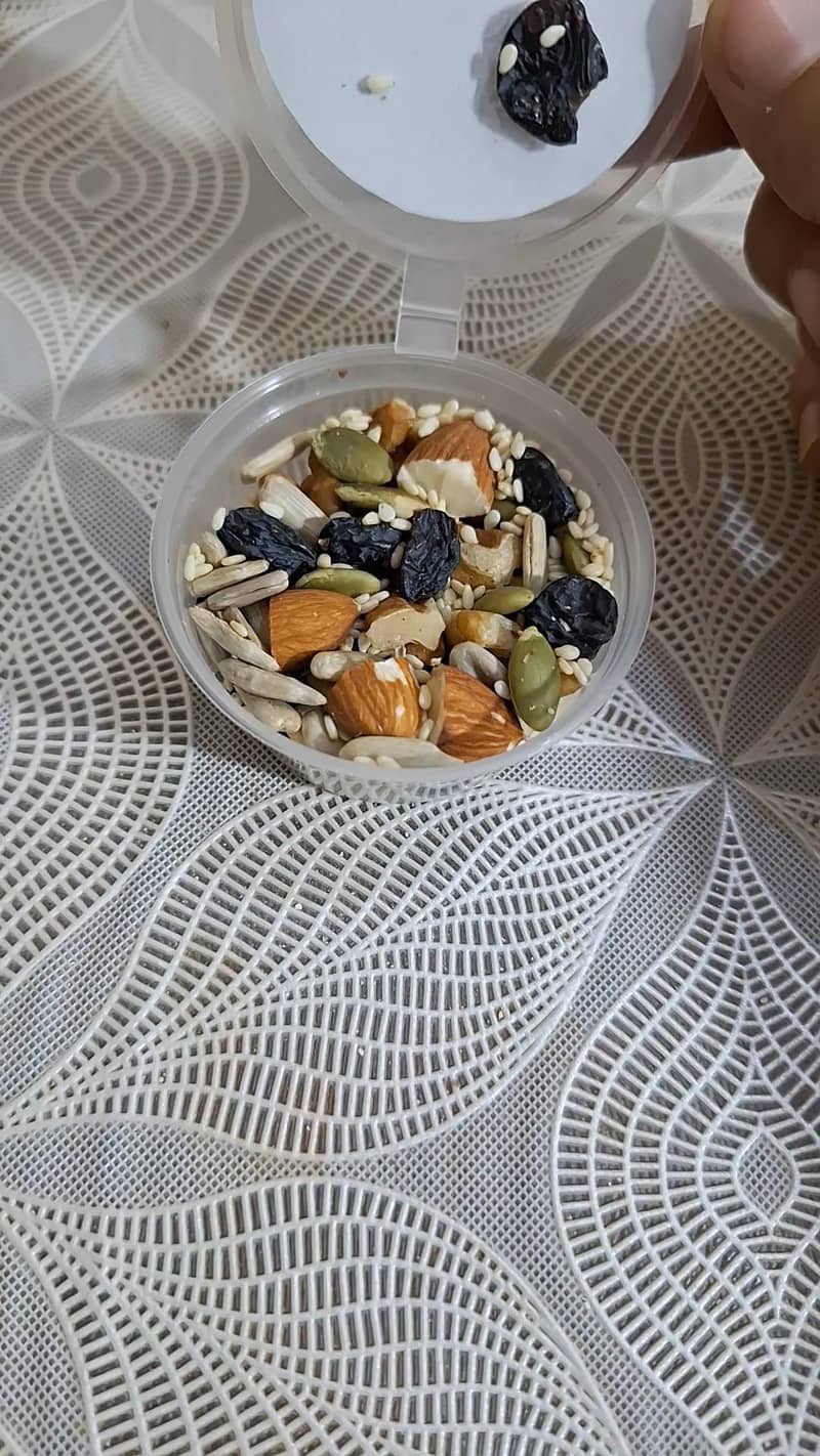 Honey with nuts pack 1