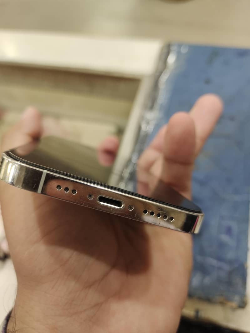 Apple iPhone 12 Pro 2