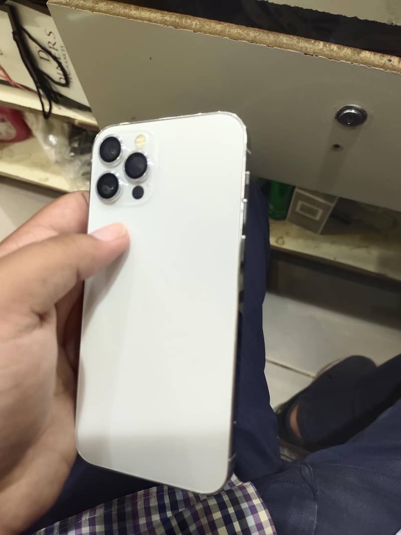 Apple iPhone 12 Pro 4