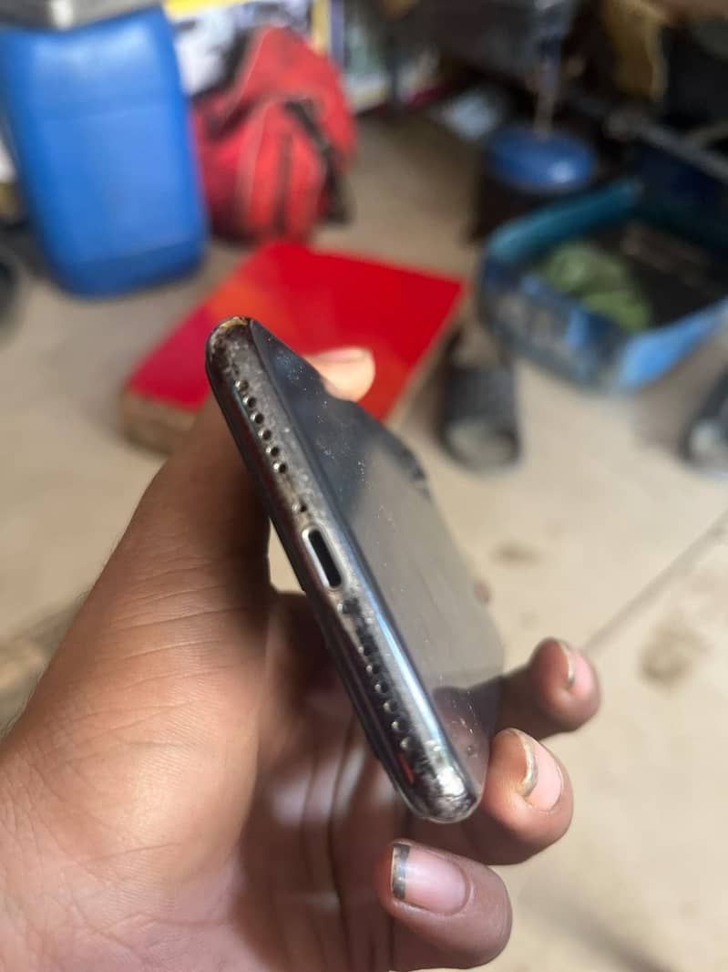 Apple iPhone X 3