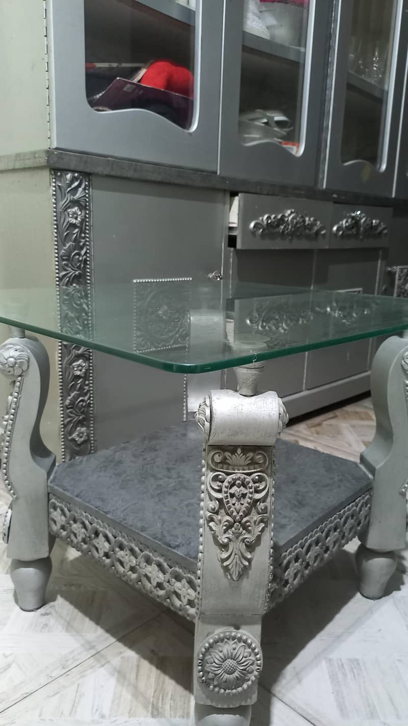 dressing table,iron stand,2 tables 2