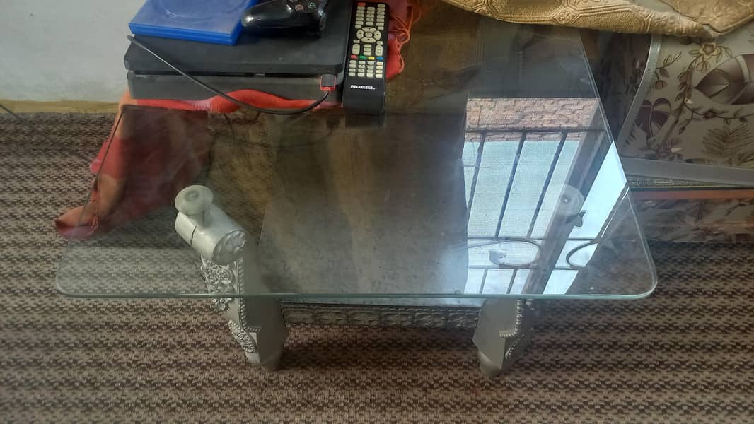 dressing table,iron stand,2 tables 3