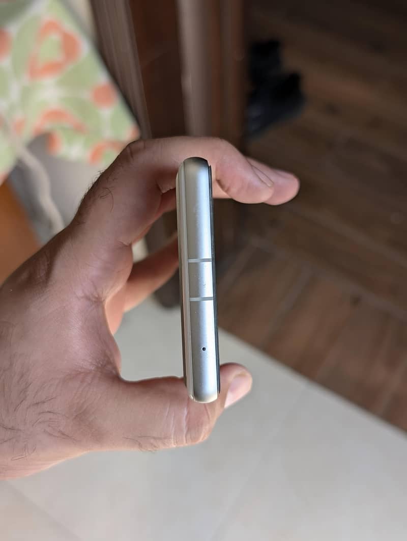 Google Pixel 7a 2