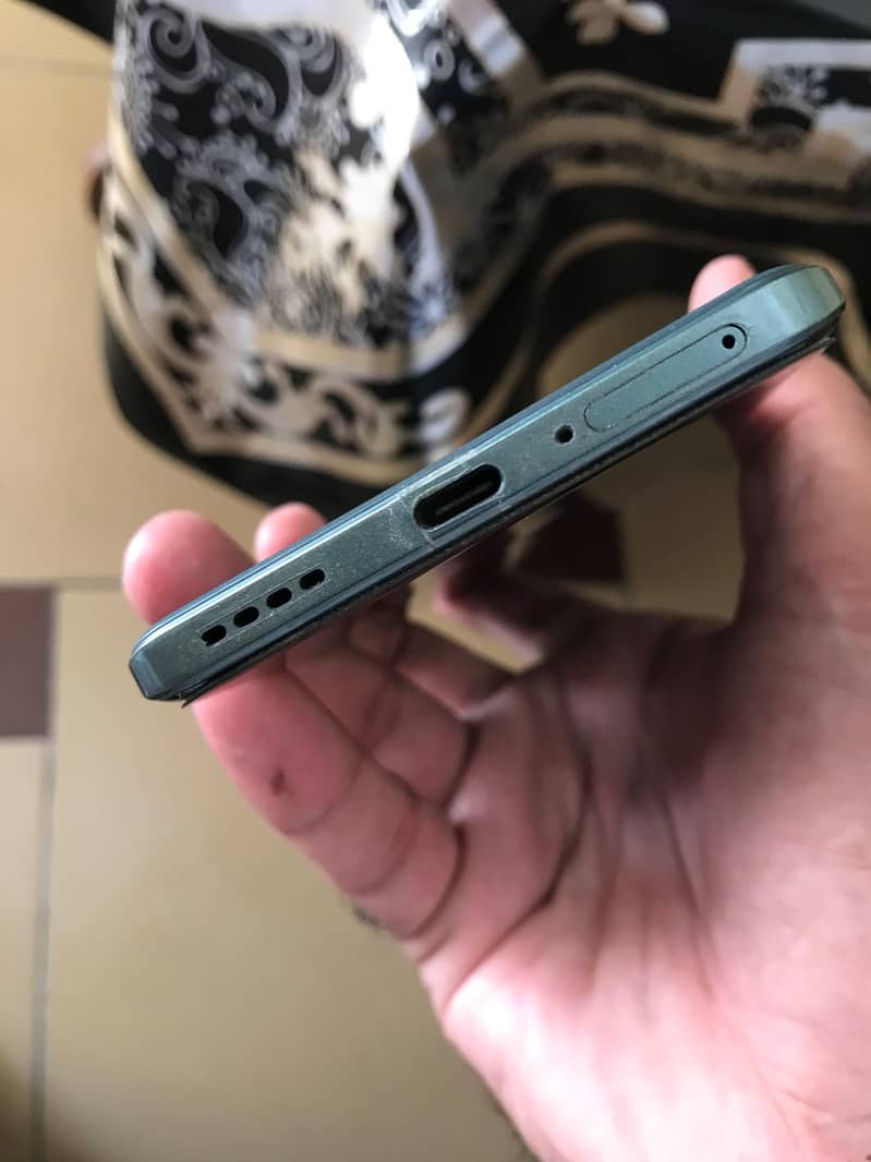 Realme 15 pro 4