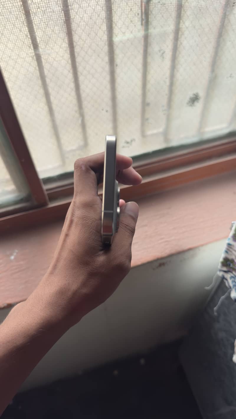 iPhone 15 pro max iCloud 3