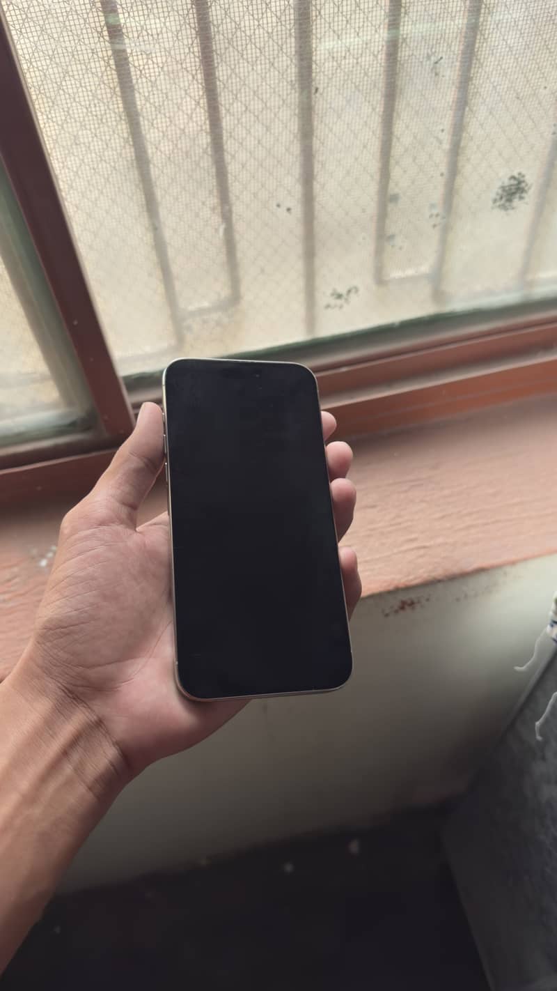 iPhone 15 pro max iCloud 6