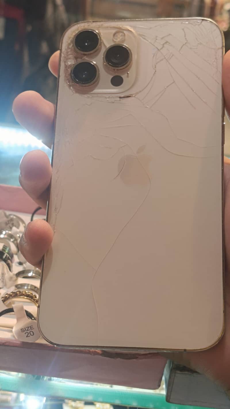 Apple iPhone 12 Pro Max 4